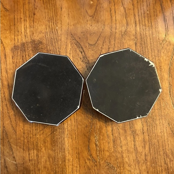 Vintage Floral Lucite Purple Ashtrays Set/2 EUC!! - Picture 4 of 7